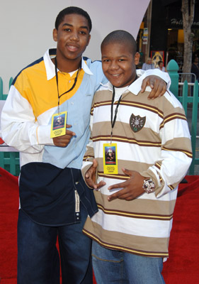 Kyle Massey and Christopher Massey at event of Chicken Little (2005)