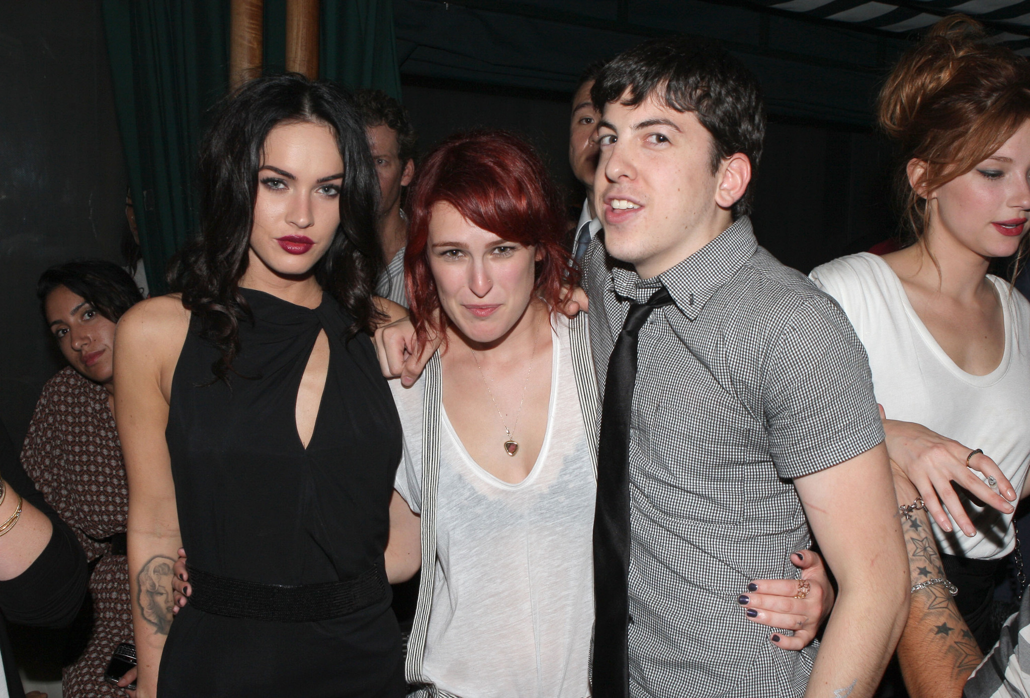 Rumer Willis, Megan Fox and Christopher Mintz-Plasse at event of Dzeniferes kunas (2009)