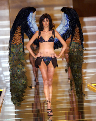 Caroline Ribeiro at event of The Victoria's Secret Fashion Show (2002)