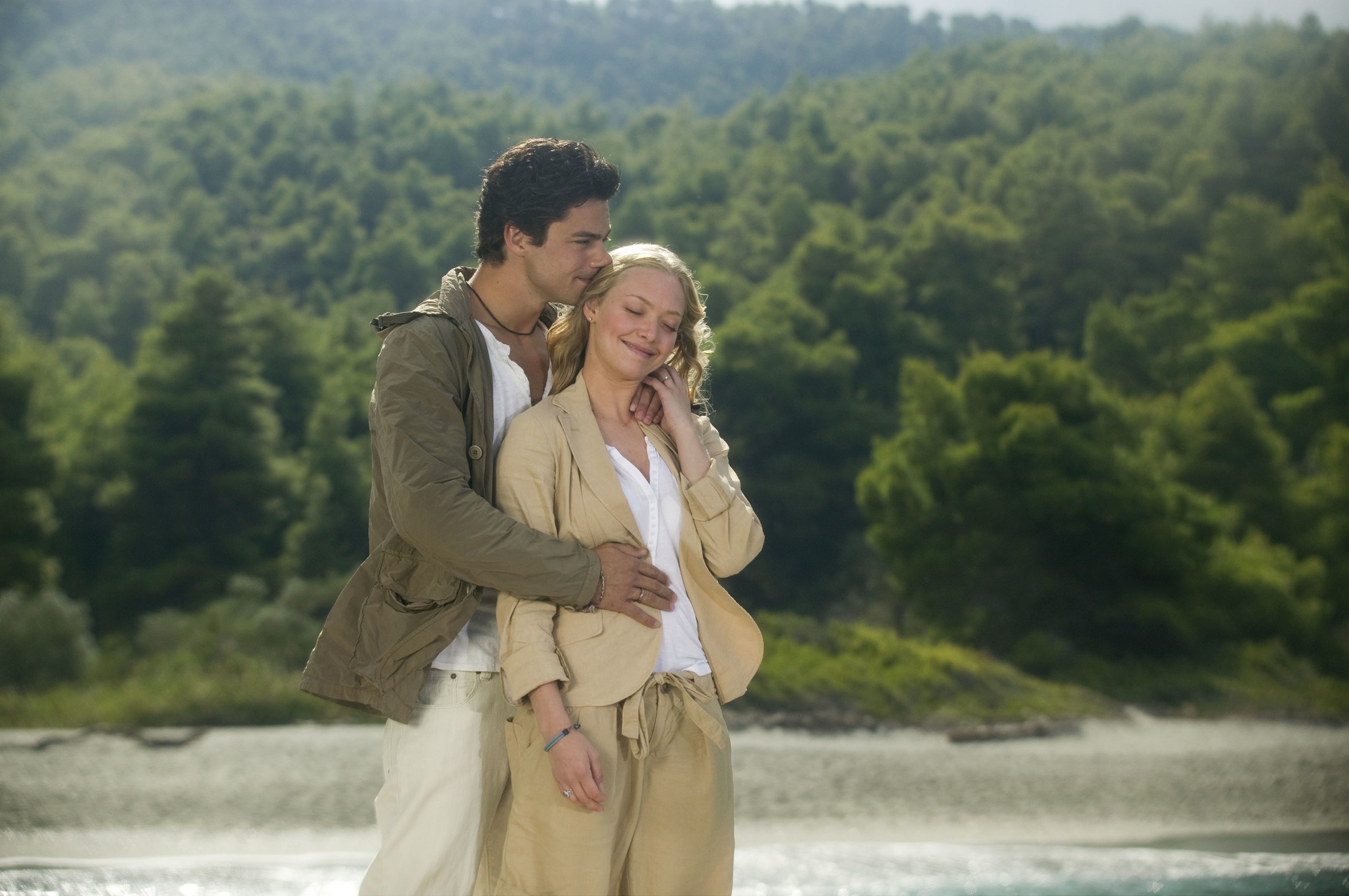 Still of Dominic Cooper and Amanda Seyfried in Mamma Mia! (2008)