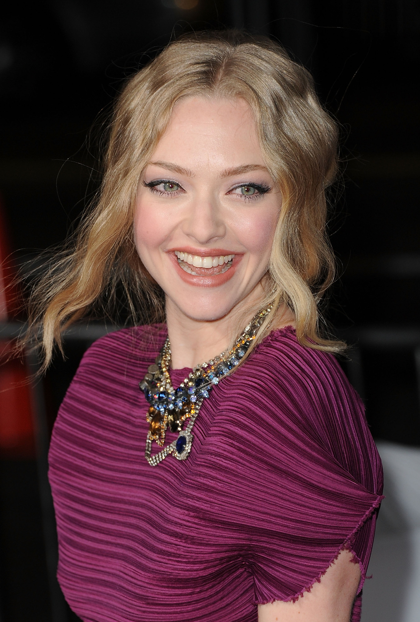 Amanda Seyfried at event of Raudonkepuraite (2011)