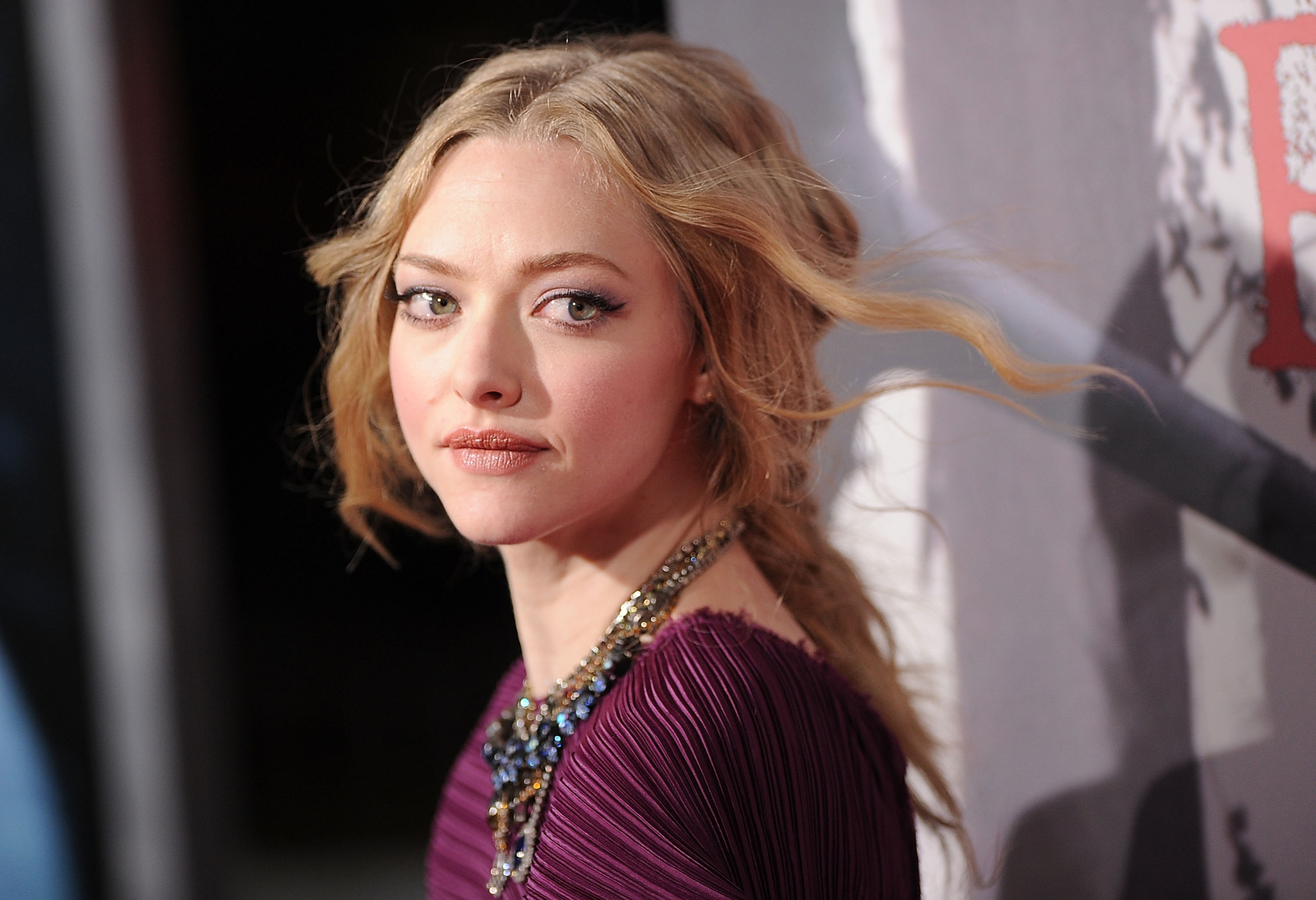 Amanda Seyfried at event of Raudonkepuraite (2011)