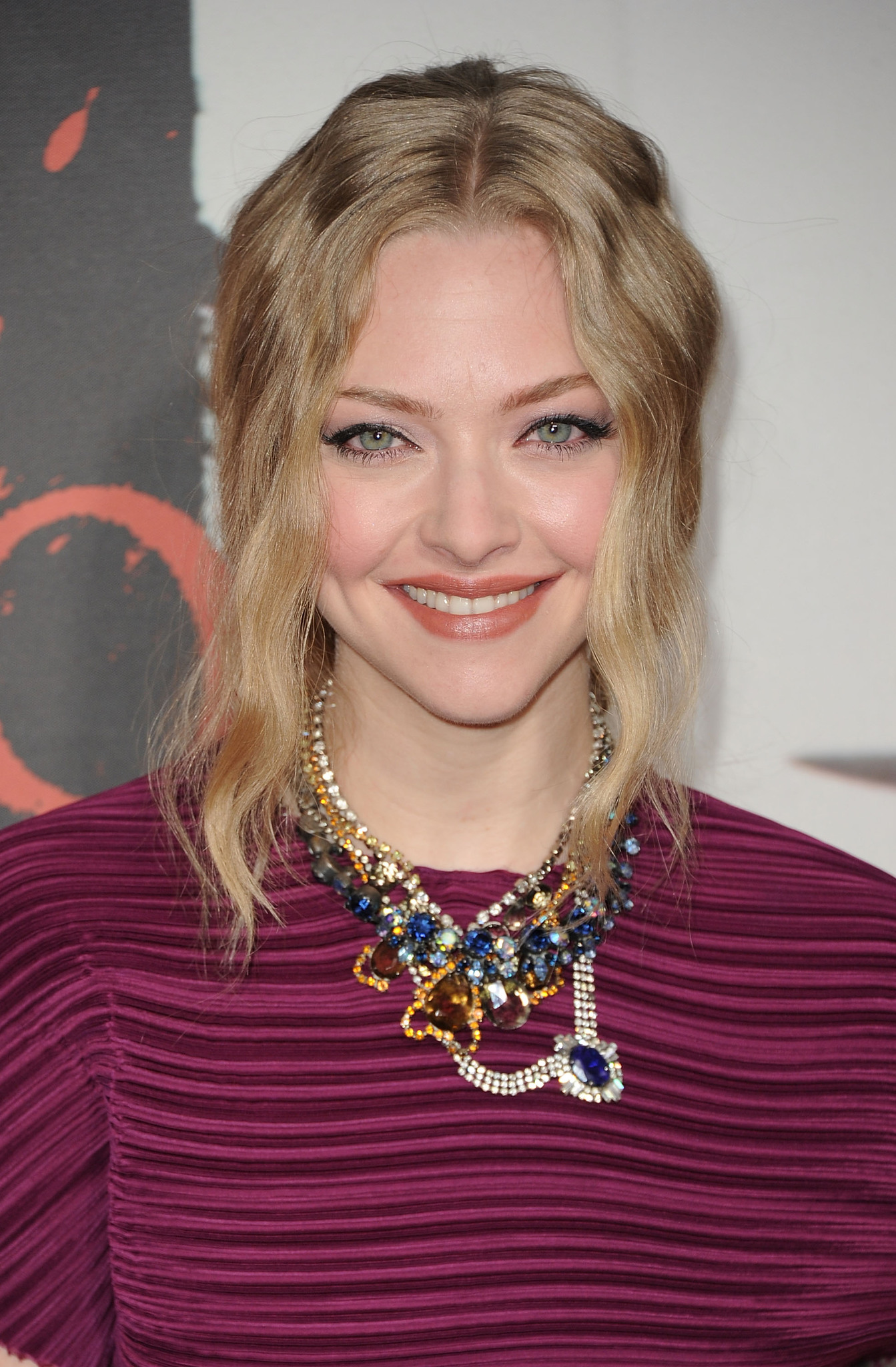 Amanda Seyfried at event of Raudonkepuraite (2011)