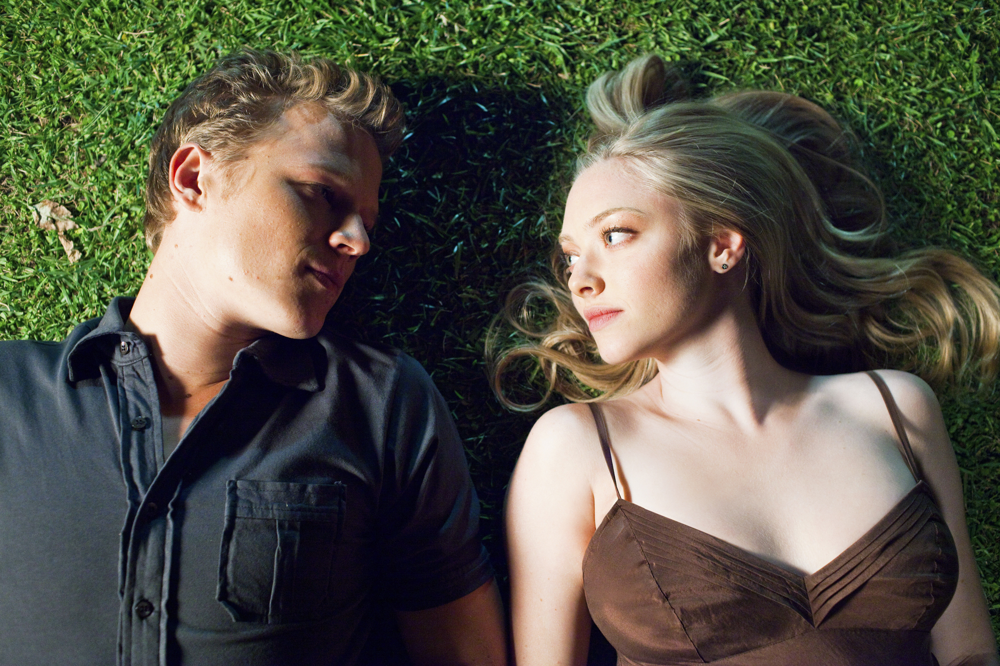 Still of Christopher Egan and Amanda Seyfried in Letters to Juliet (2010)