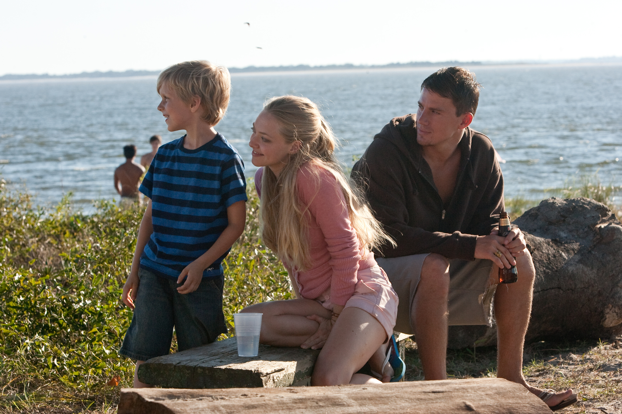 Still of Amanda Seyfried, Channing Tatum and R. Braeden Reed in Brangusis Dzonai (2010)