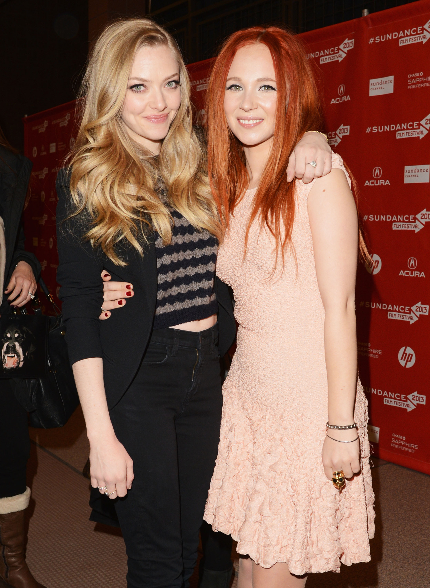 Juno Temple and Amanda Seyfried at event of Gili gerkle (2013)