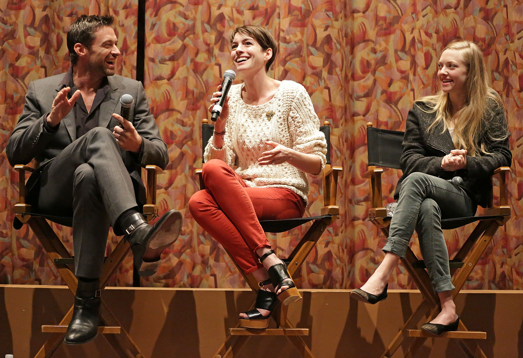 Anne Hathaway, Hugh Jackman and Amanda Seyfried at event of Vargdieniai (2012)