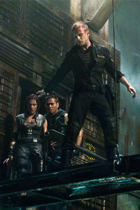 Still of Ben Foster, Cung Le and Antje Traue in Pandorum (2009)