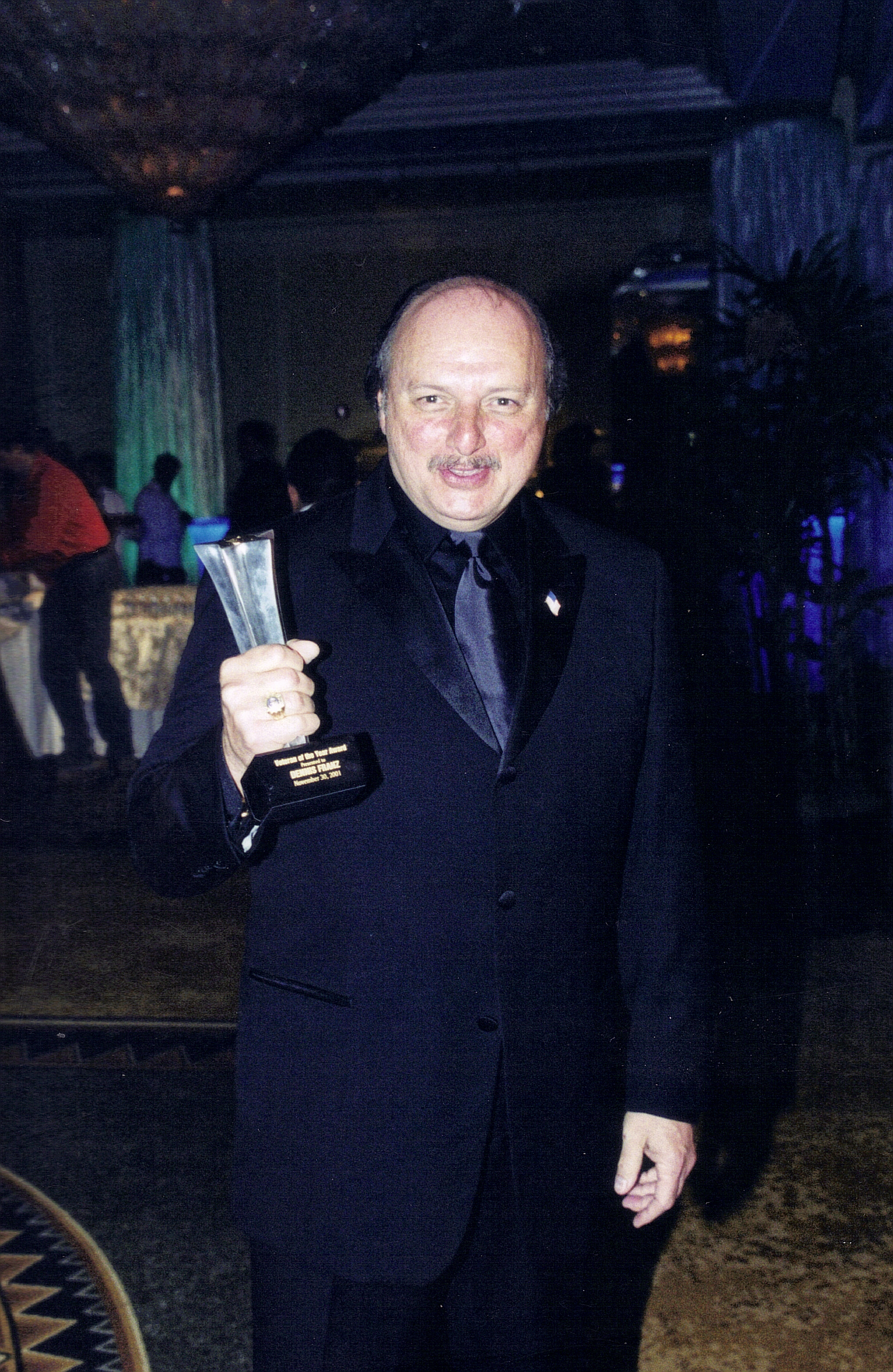 After recalling how he fell to his knees and kissed US soil upon returning from Vietnam, Dennis Franz proudly hoists his Ava Award