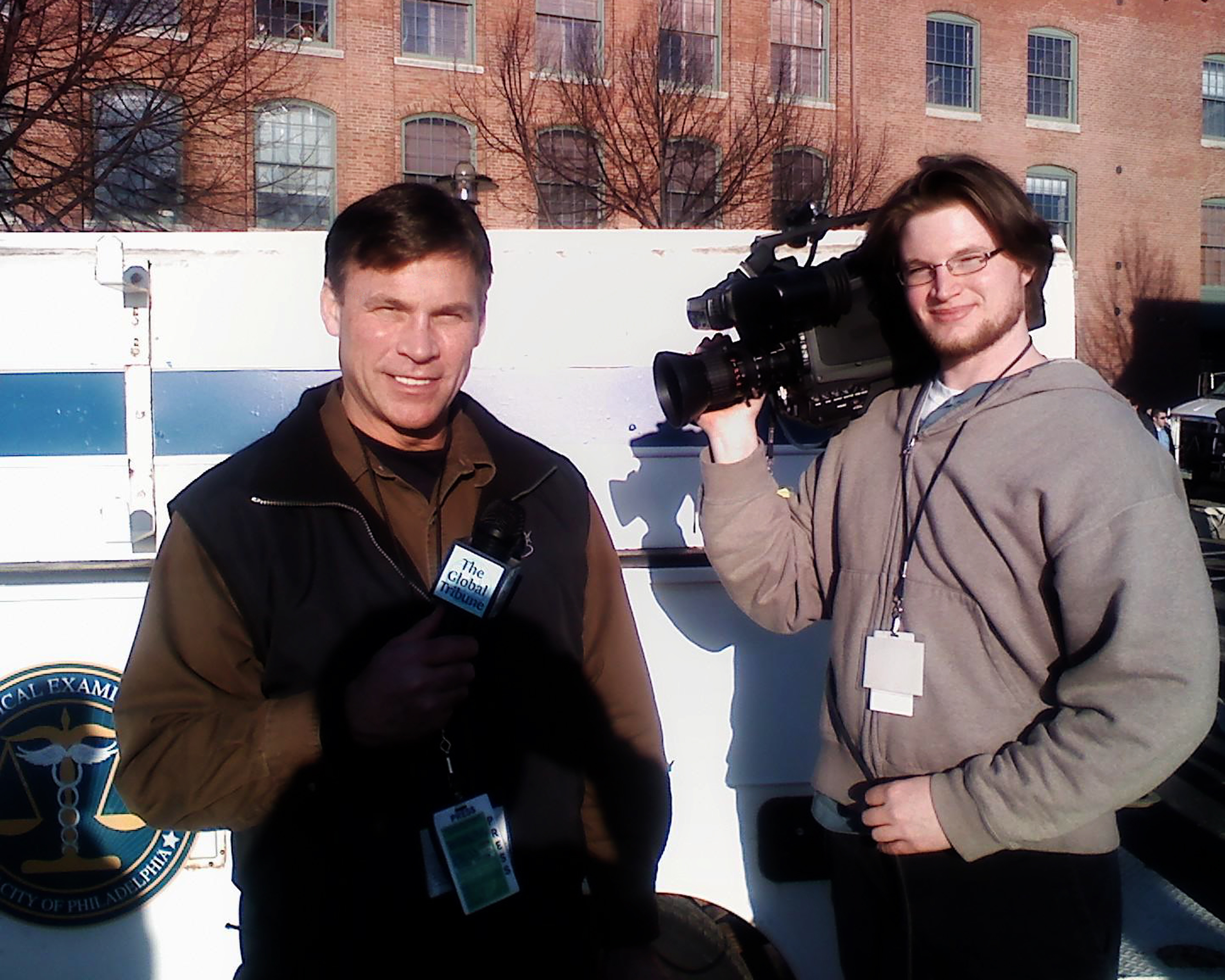 Body of Proof ABC pilot Jeff Corazzini as reporter in first scene of pilot