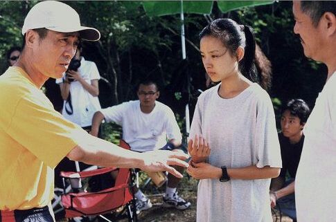 Yimou Zhang, Benshan Zhao and Jie Dong in Xing fu shi guang (2000)