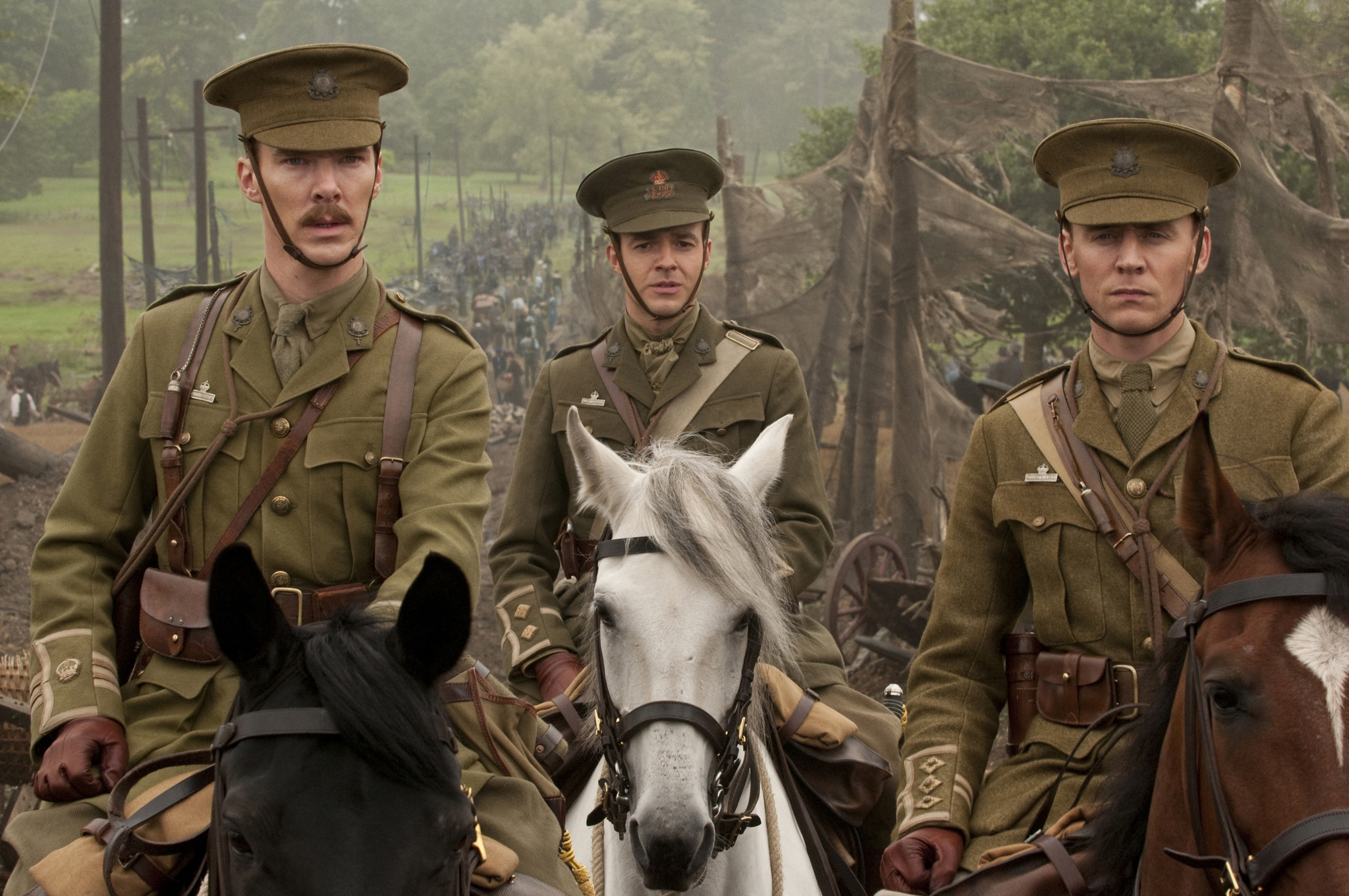 Still of Tom Hiddleston and Benedict Cumberbatch in Karo zirgas (2011)