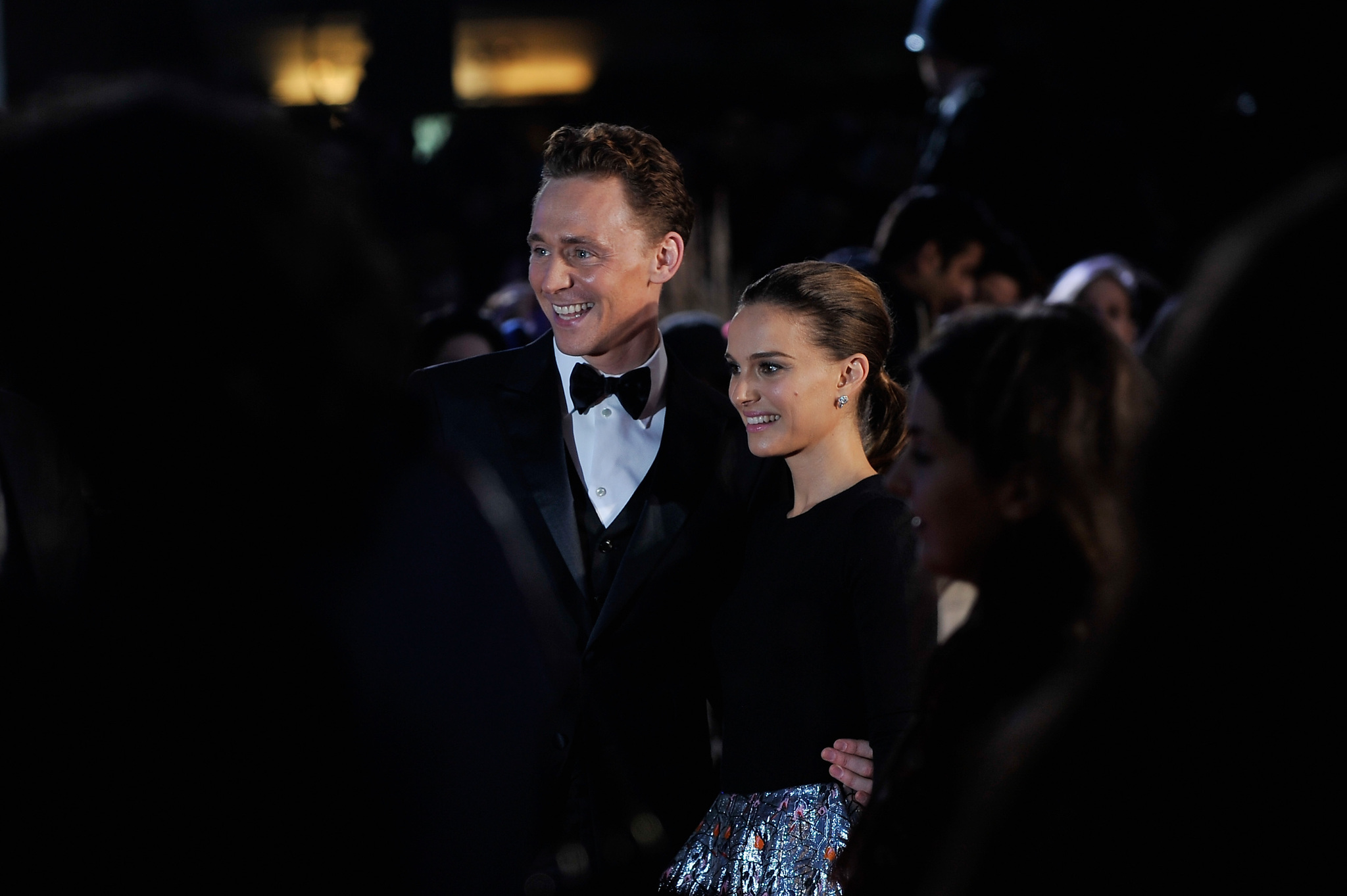 Natalie Portman and Tom Hiddleston at event of Toras: Tamsos pasaulis (2013)