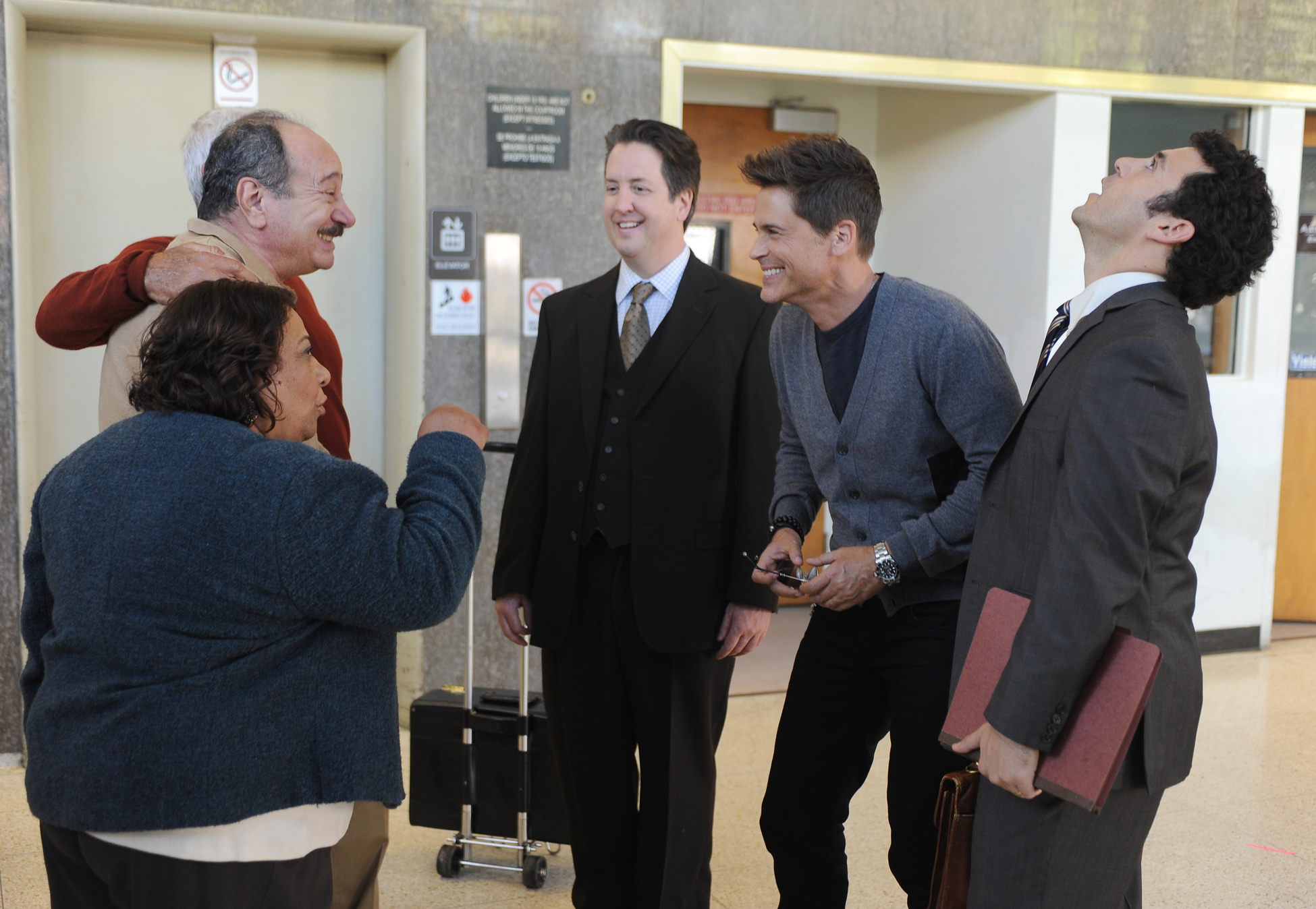Still of Rob Lowe, Fred Savage and Juan Carlos Cantu in The Grinder (2015)