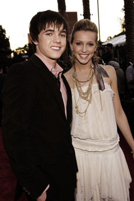 Jesse McCartney and Katie Cassidy at event of 2005 American Music Awards (2005)