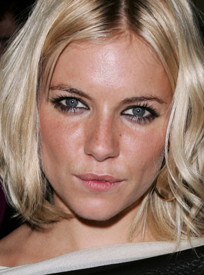 Sienna Miller at event of Factory Girl (2006)