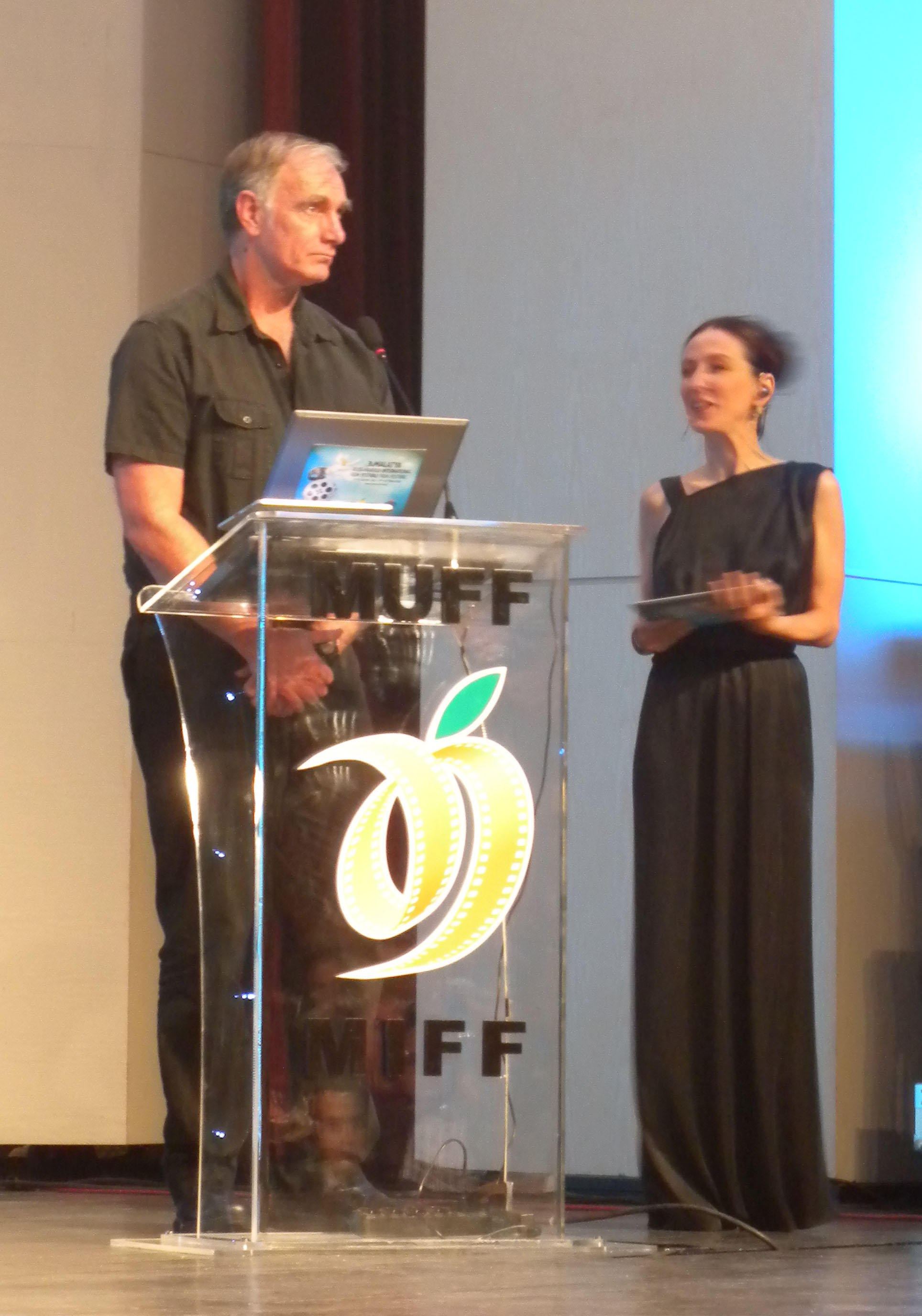 Defne Halman presents John Sayles with a Lifetime Achievement award at the 3rd Malatya Film Festival