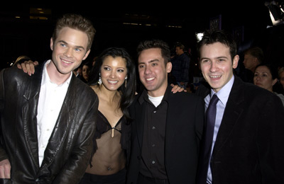 Dan Harris, Kelly Hu, Shawn Ashmore and Michael Dougherty at event of Iksmenai 2 (2003)