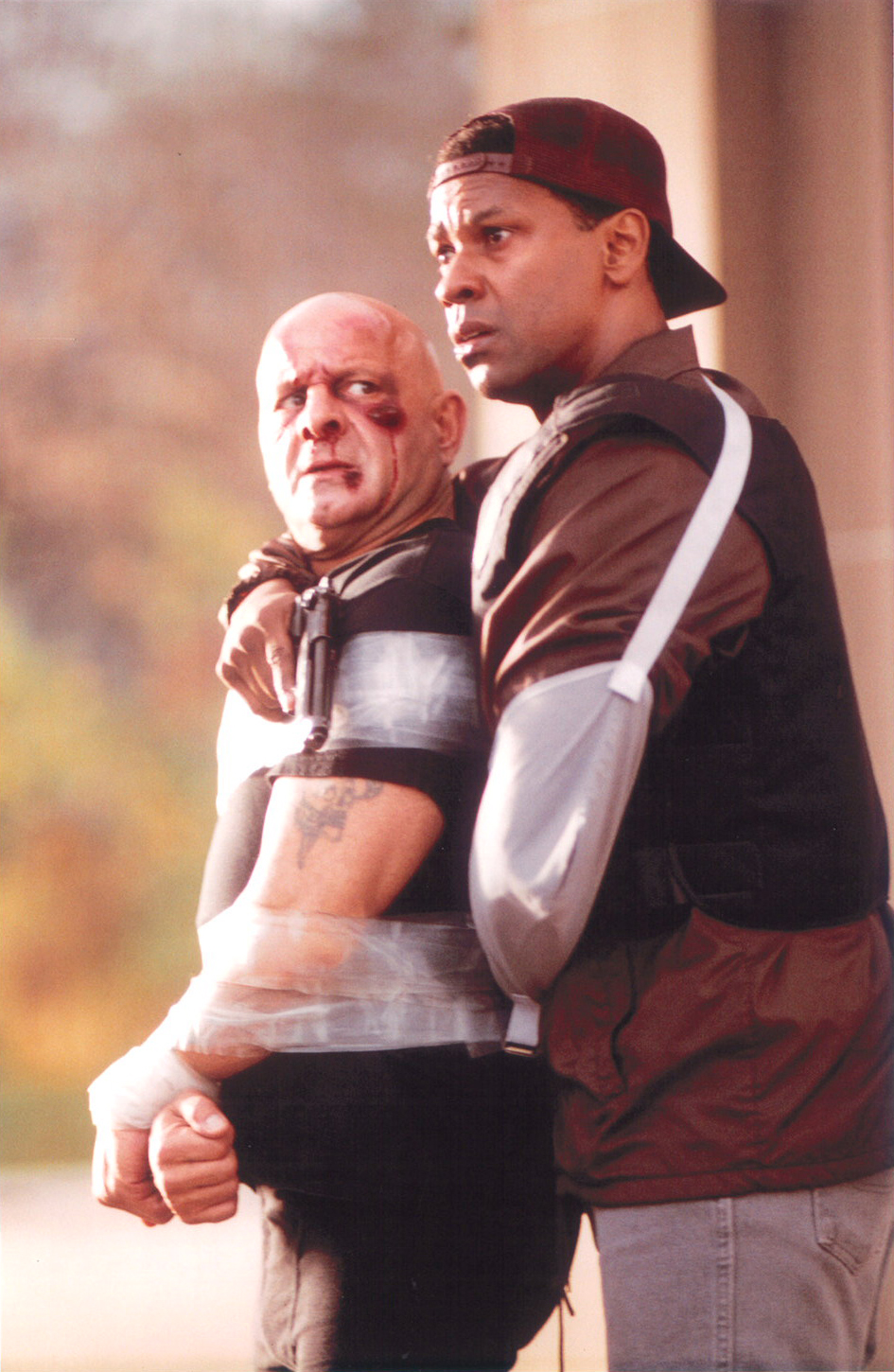 Denzel Washington with Frank Cassavetes in John Q