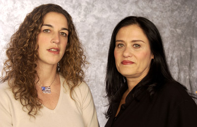 Barbara Kopple and Kristi Jacobson at event of American Standoff (2002)