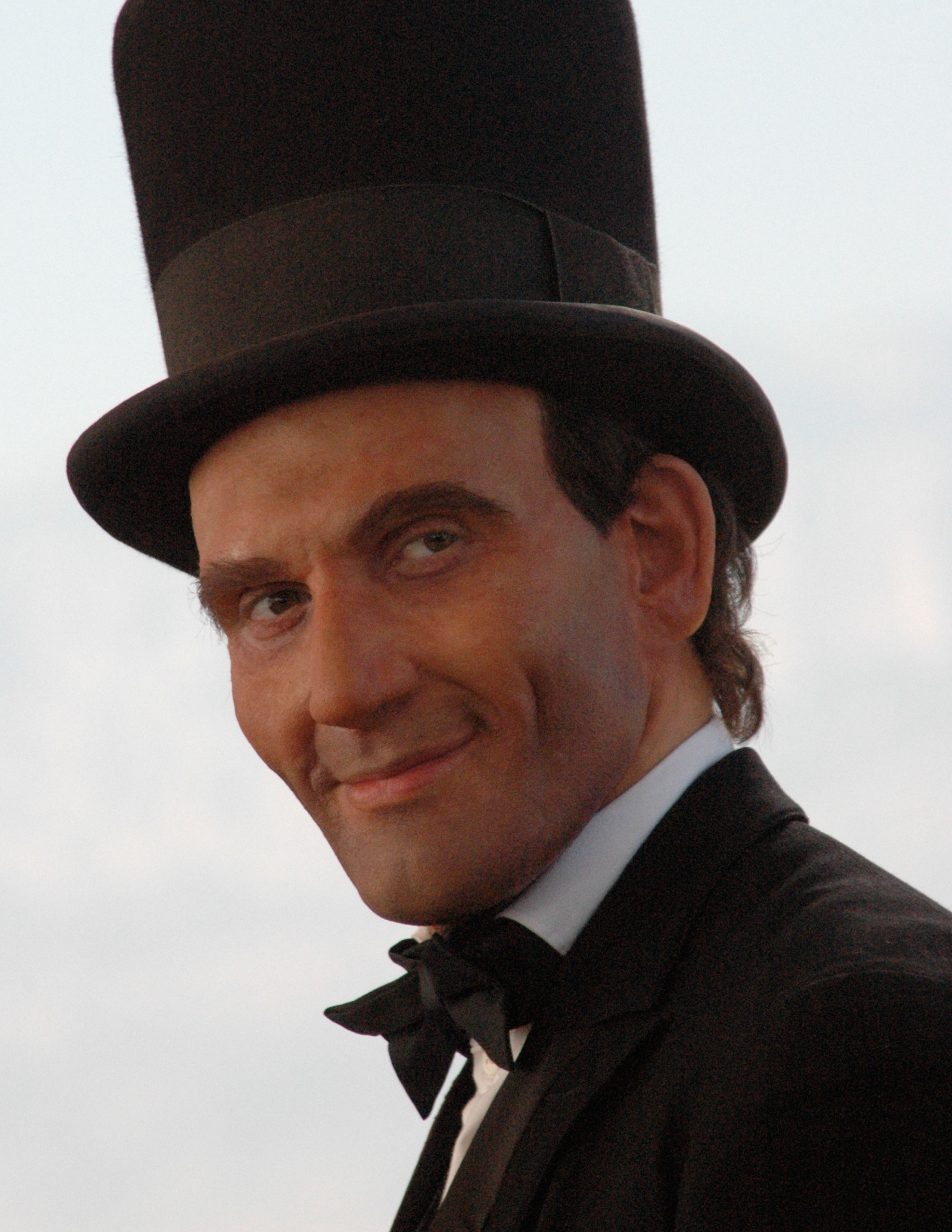 Pedro Mira as Congressman Abraham Lincoln in 