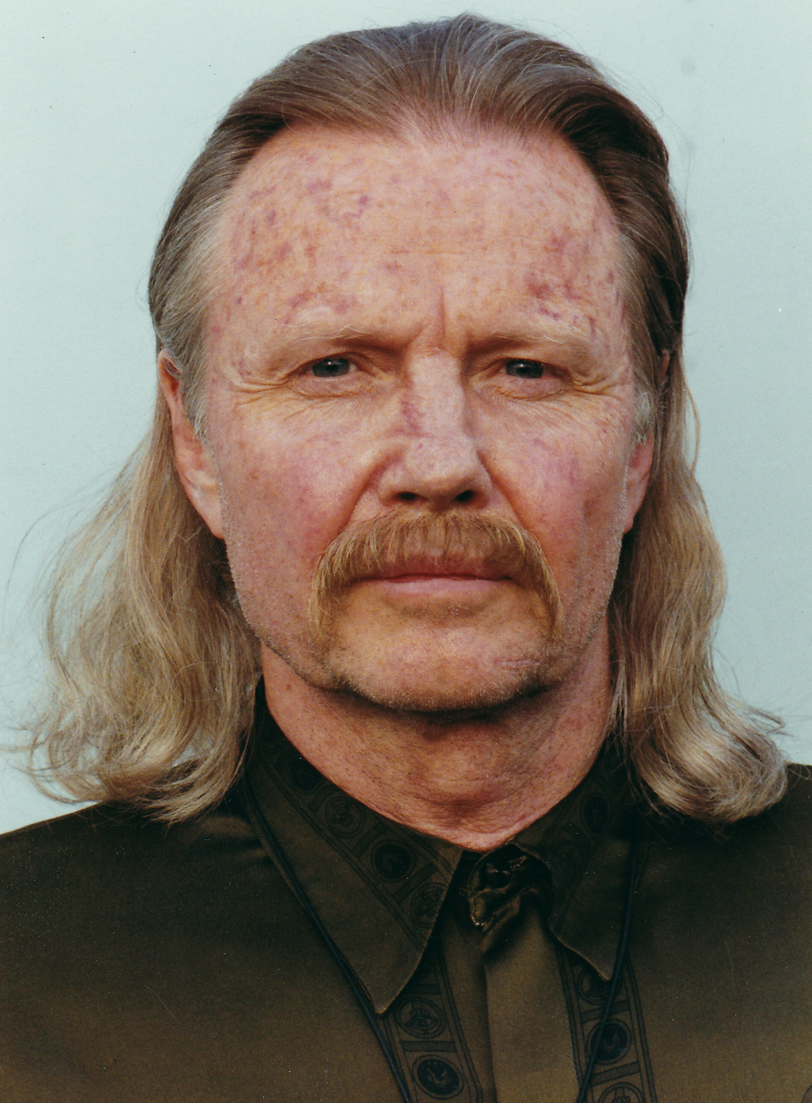 Jon Voight as Nate in 