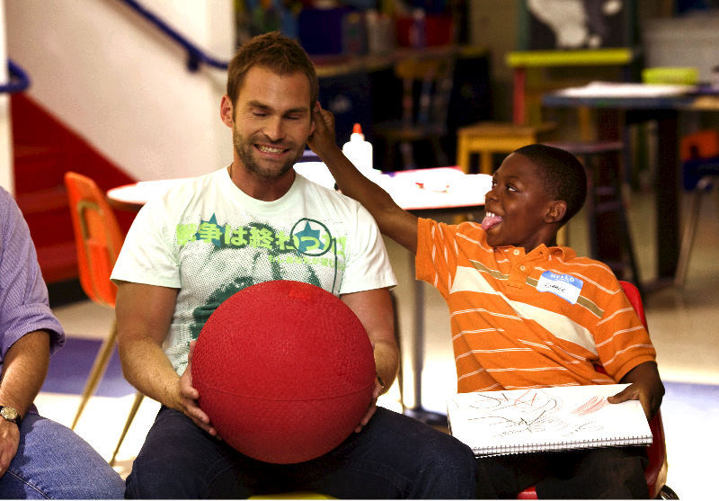 Still of Seann William Scott and Bobb'e J. Thompson in Vyriskas auklejimas (2008)