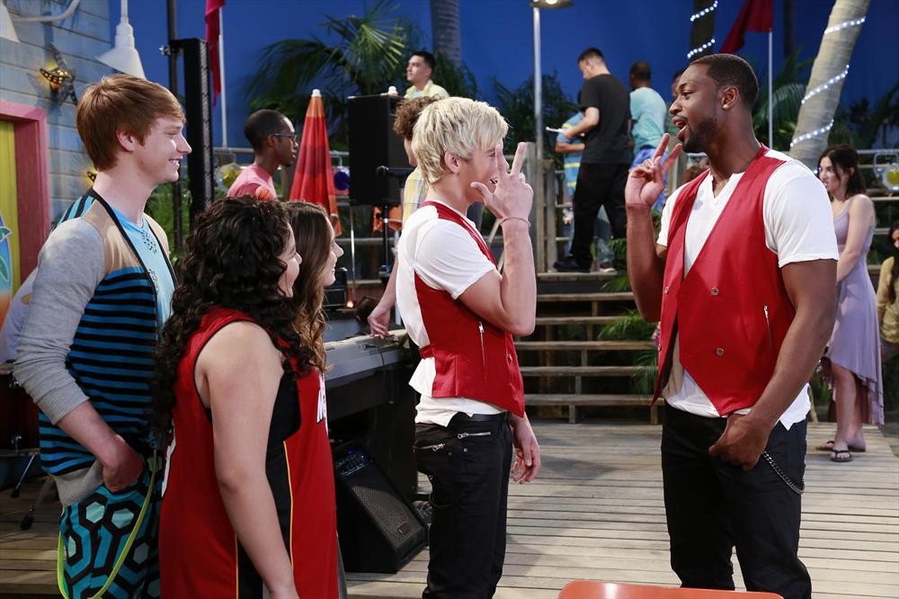 Still of Calum Worthy, Laura Marano, Dwyane Wade, Raini Rodriguez and Ross Lynch in Austin & Ally (2011)