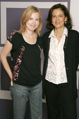 Isabelle Carré and Anne Fontaine at event of Entre ses mains (2005)