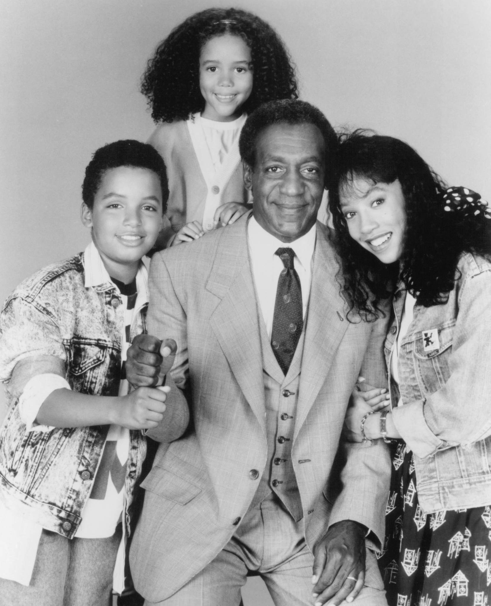 Still of Bill Cosby, Brooke Fontaine, Salim Grant and Kimberly Russell in Ghost Dad (1990)