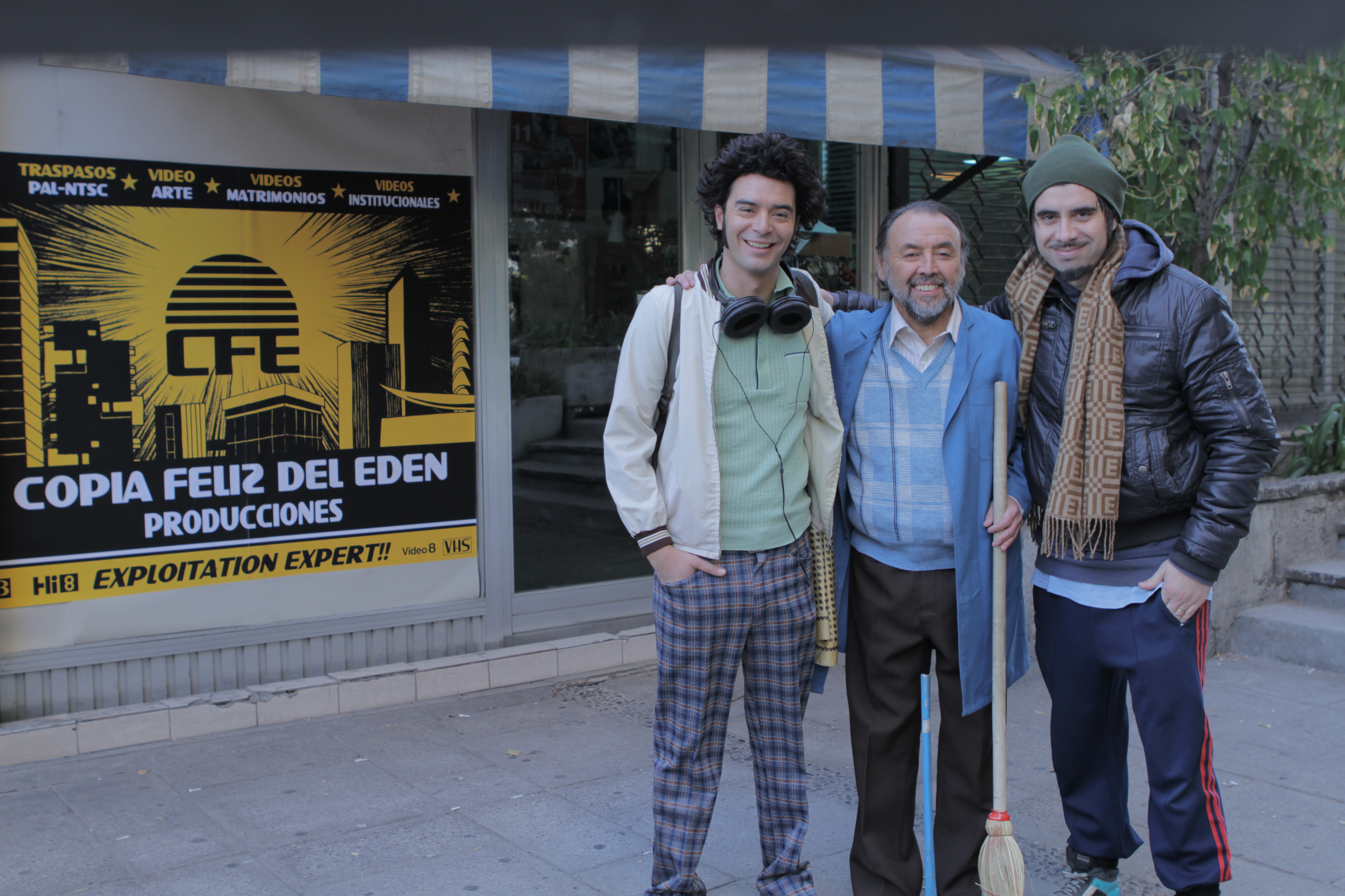 Mauricio Diocares, Juan Alcayaga and Ernesto Díaz Espinoza at the set of 