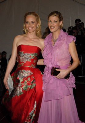 Amber Valletta and Linda Evangelista