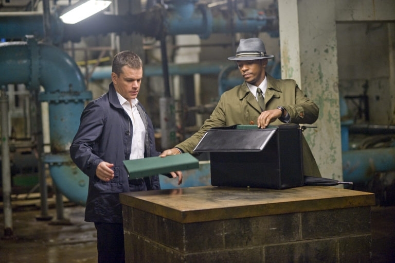 Still of Matt Damon and Anthony Mackie in Likimo ekspertai (2011)