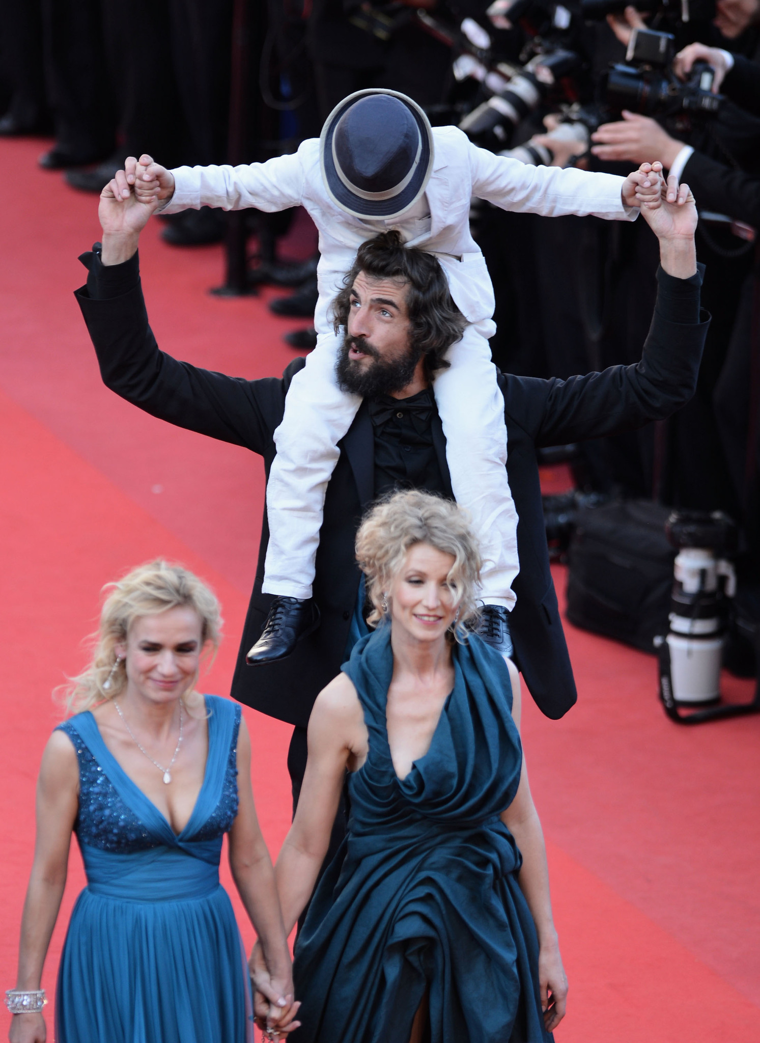 Sandrine Bonnaire, Alexandra Lamy and Augustin Legrand at event of Kazino apiplesimas (2012)