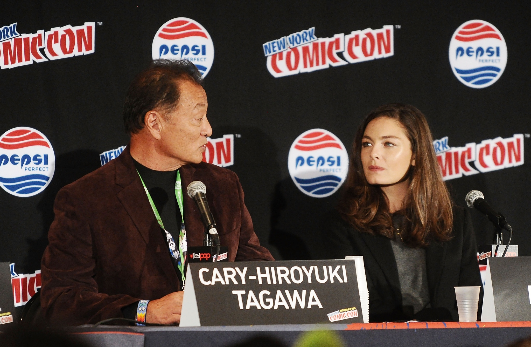 Cary-Hiroyuki Tagawa and Alexa Davalos at event of The Man in the High Castle (2015)