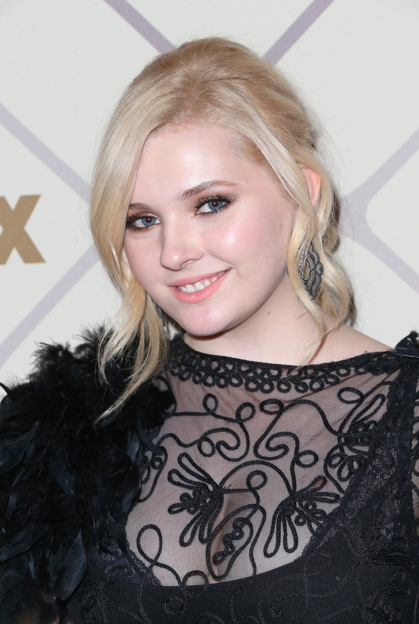 Abigail Breslin at event of The 67th Primetime Emmy Awards (2015)