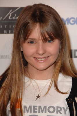 Abigail Breslin at event of Stand Up to Cancer (2008)
