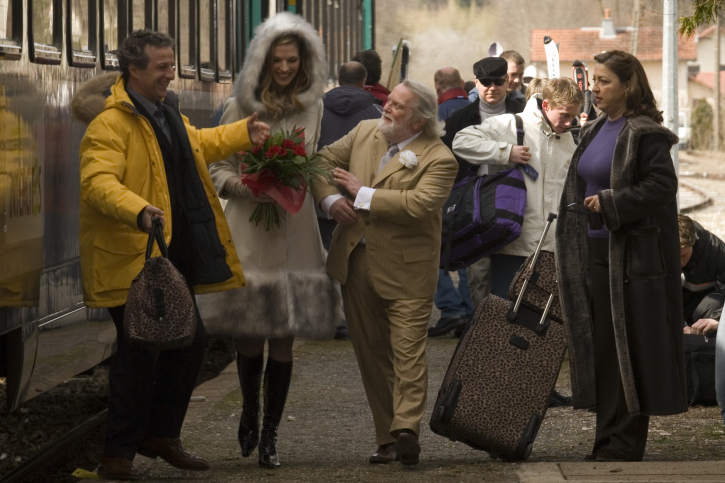 Still of Christian Charmetant, Albert Delpy, Michèle Garcia and Paulina Nemcova in La guerre des miss (2008)