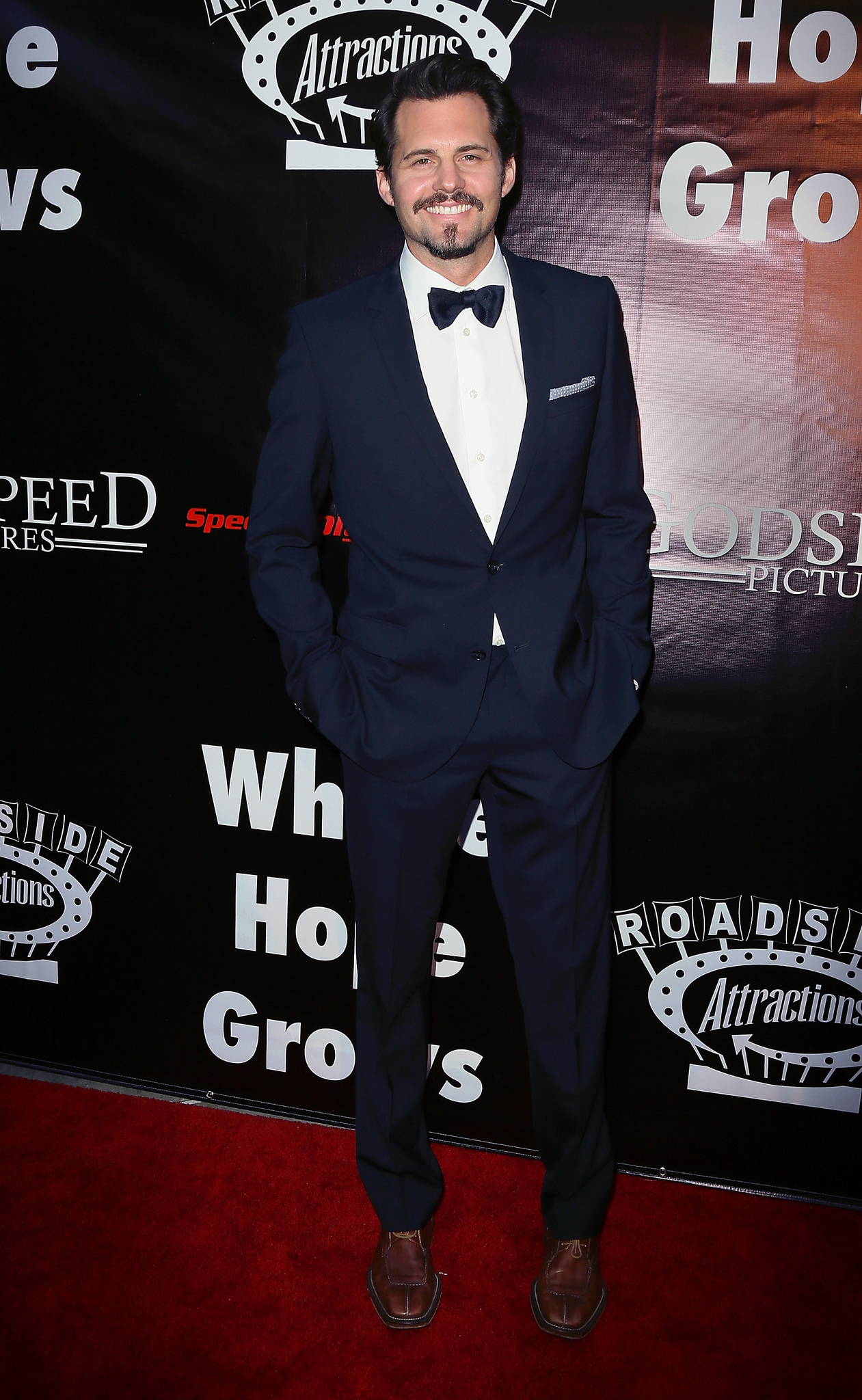 Kristoffer Polaha at event of Where Hope Grows (2014)