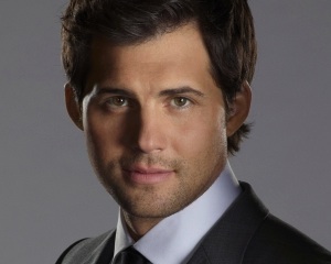 Kristoffer Polaha