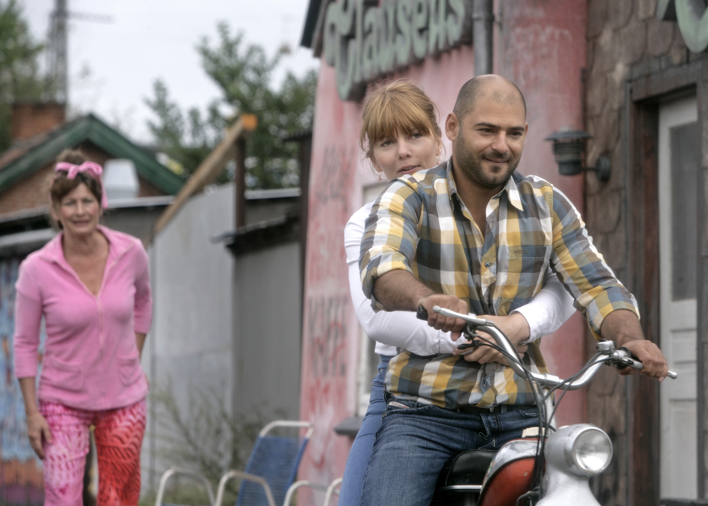 Still of Lærke Winther Andersen, Janus Nabil and Michelle Bjørn-Andersen in 