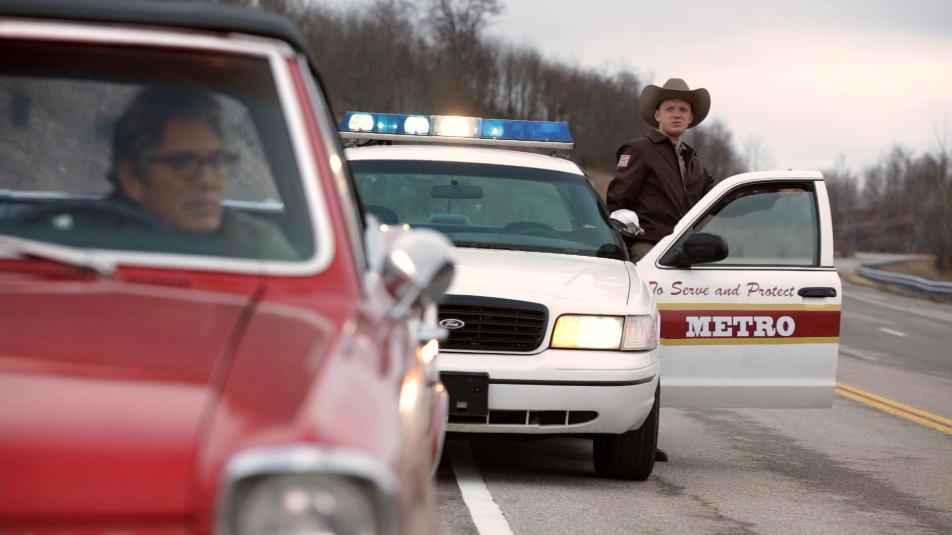 Eric Roberts as Ronnie Bullock and Joe T. Blankenship as Olen Perringer in Deadline.