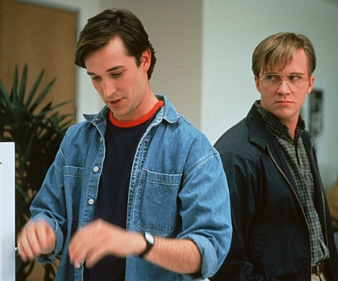 Still of Anthony Michael Hall and Noah Wyle in Pirates of Silicon Valley (1999)
