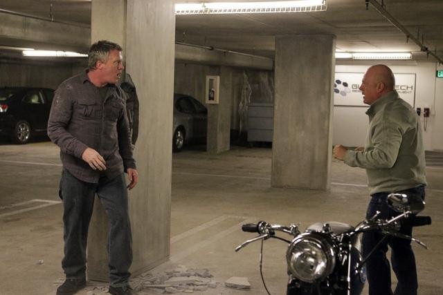 Still of Anthony Michael Hall and Michael Chiklis in No Ordinary Family (2010)