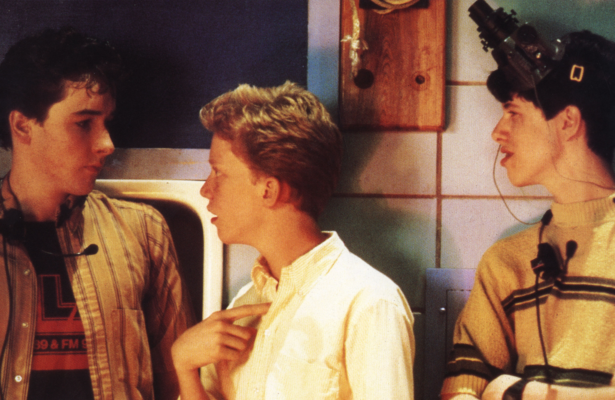 Still of John Cusack and Anthony Michael Hall in Sixteen Candles (1984)