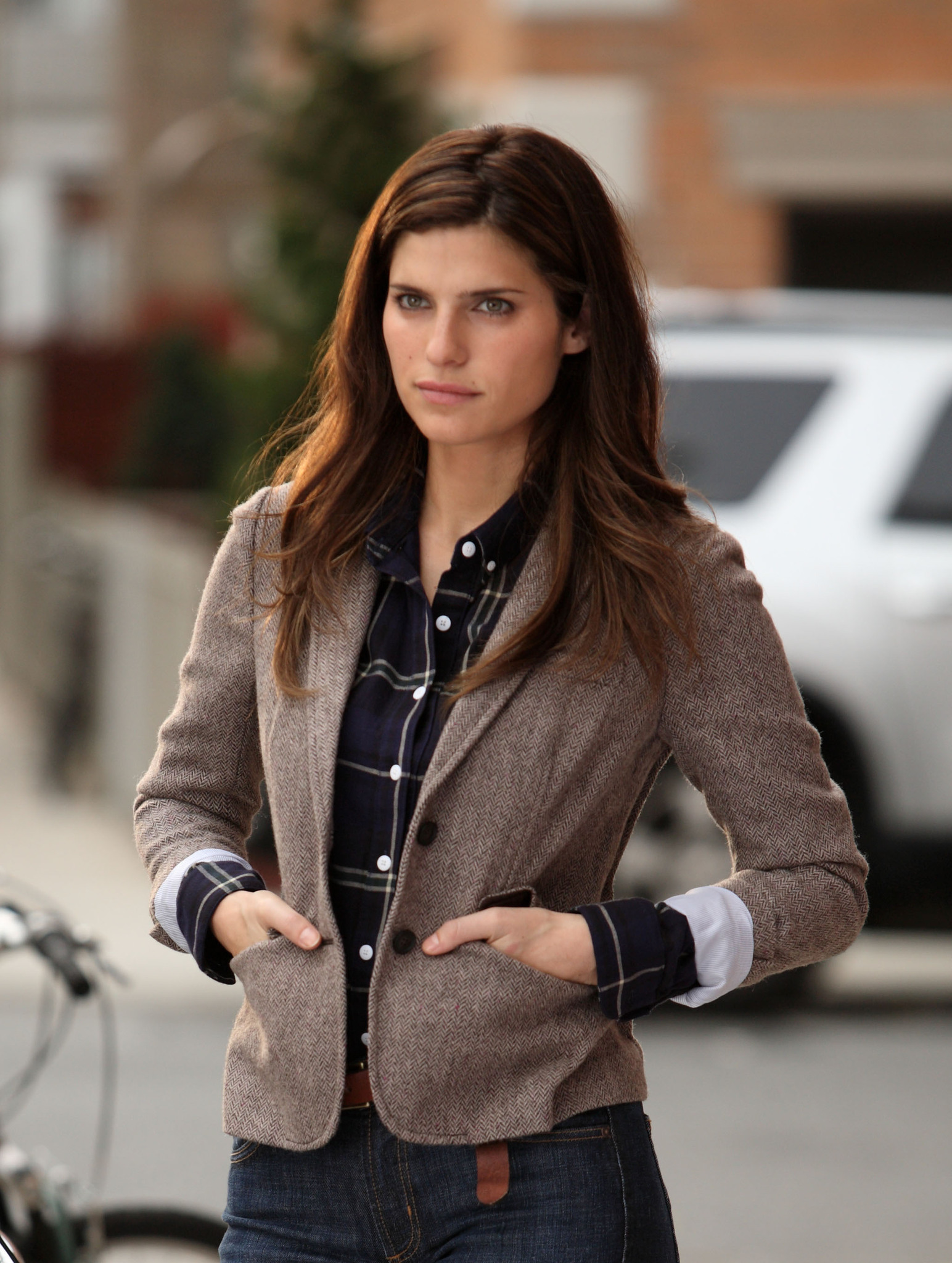 Still of Lake Bell in How to Make It in America (2010)