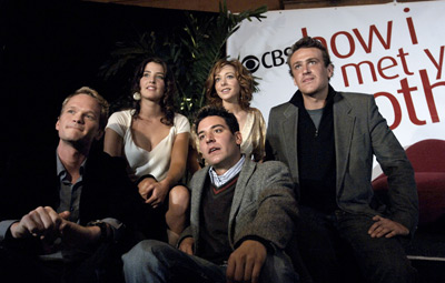 Neil Patrick Harris, Alyson Hannigan, Jason Segel, Josh Radnor and Cobie Smulders at event of Kaip as susipazinau su jusu mama (2005)
