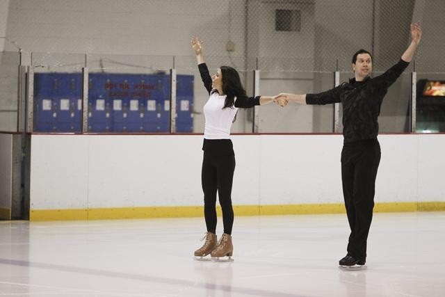 Still of Bethenny Frankel and Ethan Burgess in Skating with the Stars (2010)