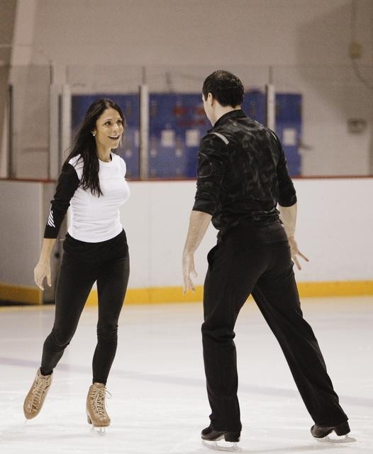 Still of Bethenny Frankel and Ethan Burgess in Skating with the Stars (2010)