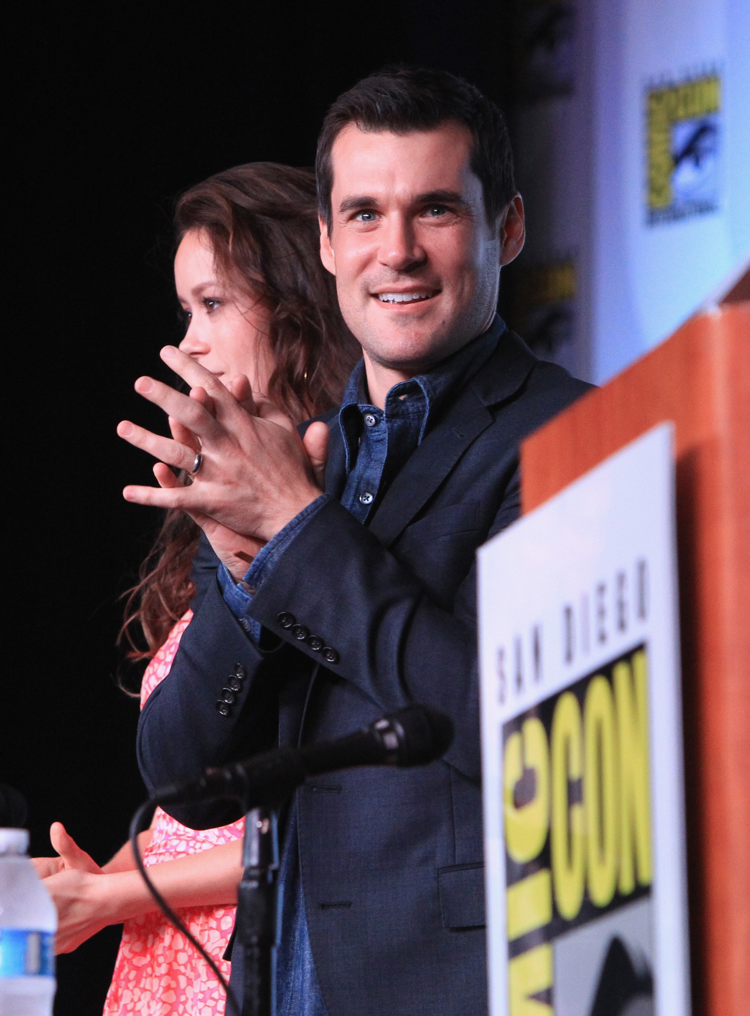 Sean Maher and Summer Glau at event of Firefly (2002)